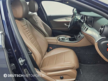 Mercedes-Benz E-Class — photo 10