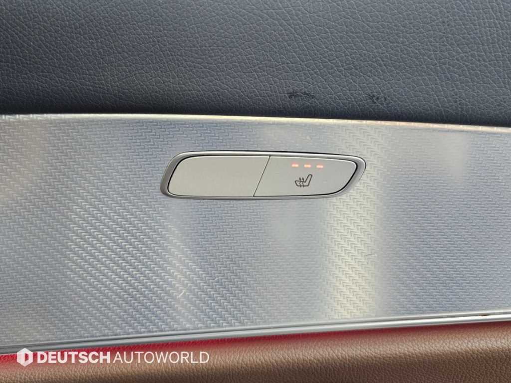 Mercedes-Benz E-Class — photo 16