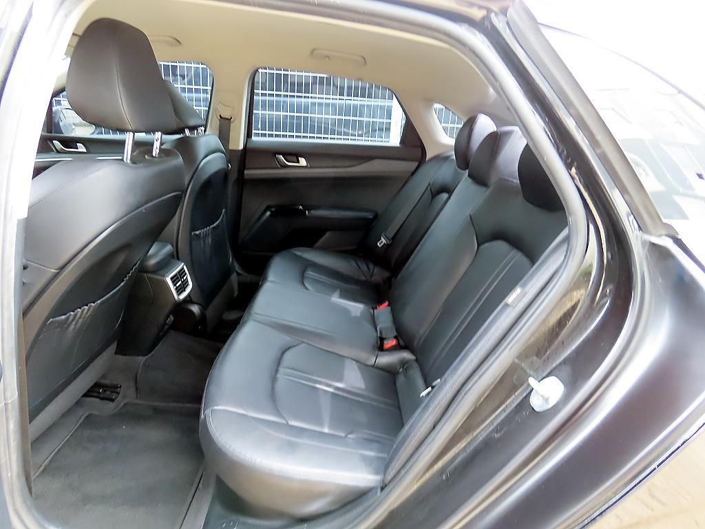 Kia K5 — photo 06