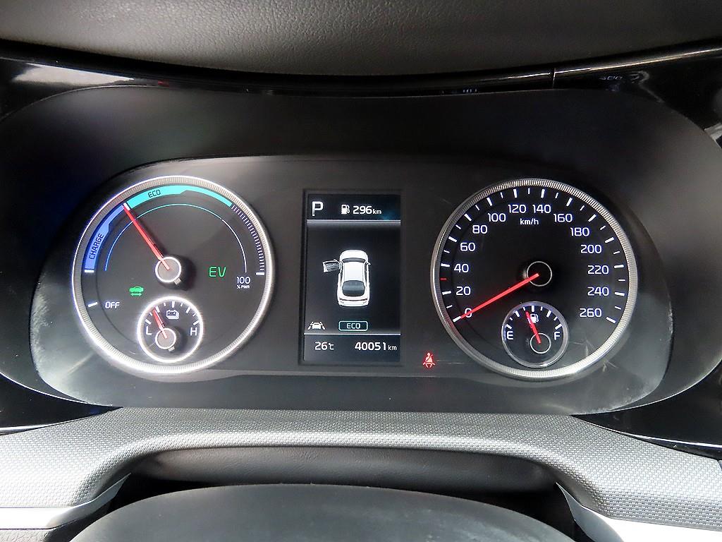 Kia K5 — photo 09