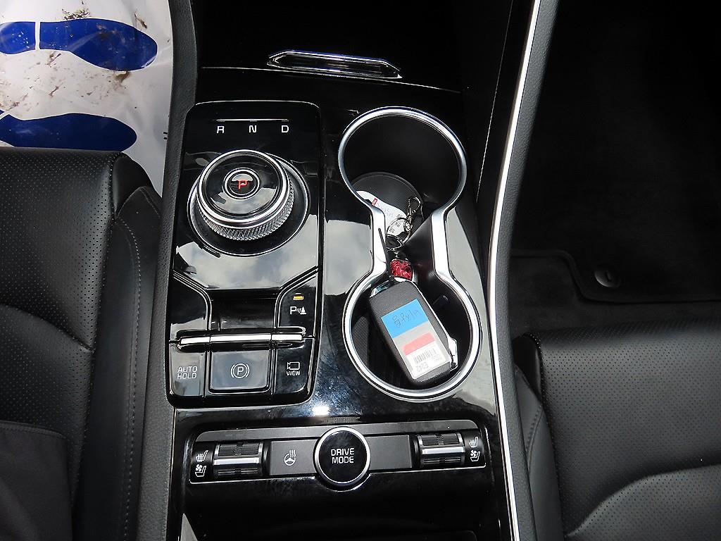 Kia K5 — photo 10