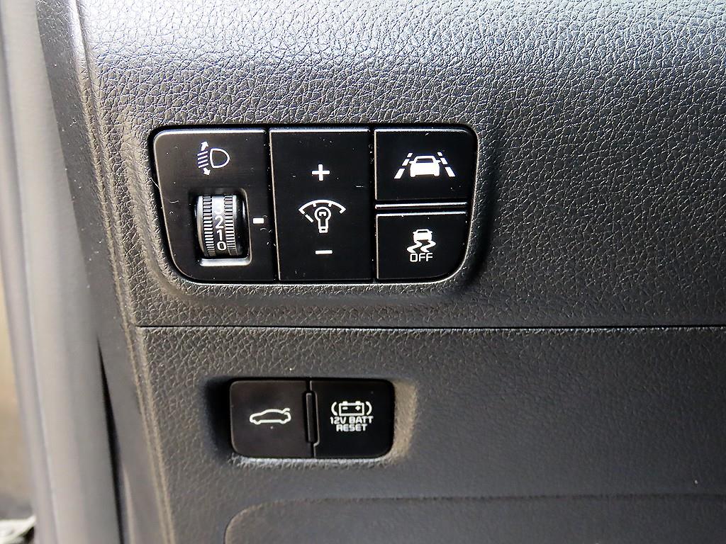 Kia K5 — photo 12