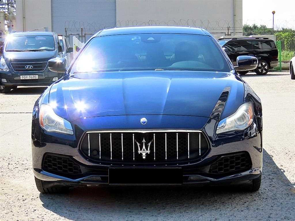 Maserati Quattroporte — photo 01