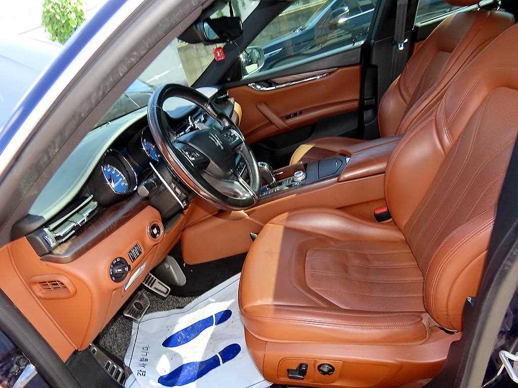 Maserati Quattroporte — photo 05