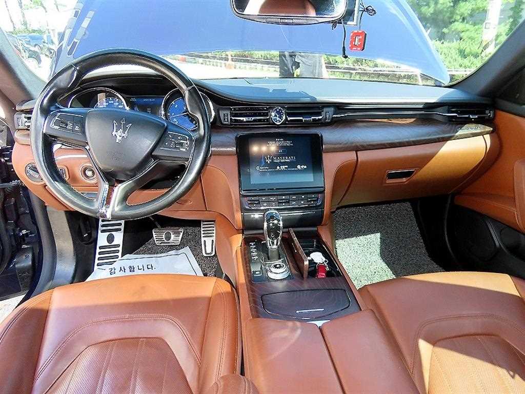 Maserati Quattroporte — photo 07