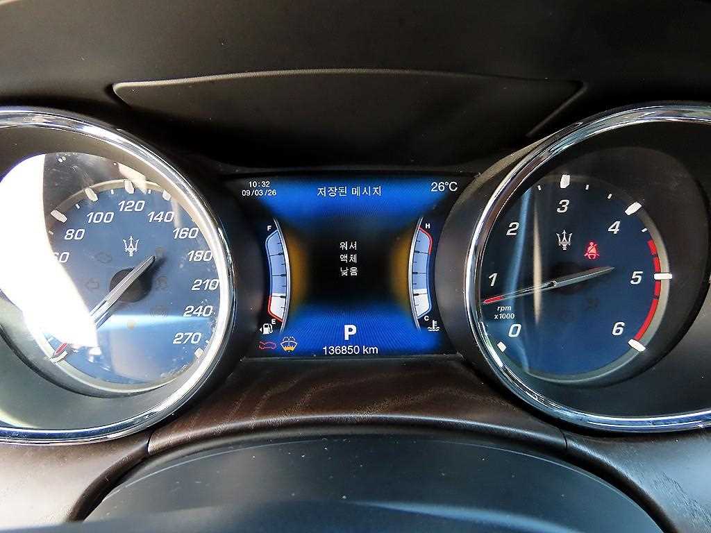 Maserati Quattroporte — photo 09