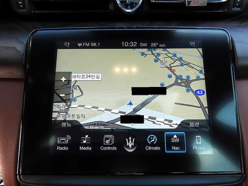 Maserati Quattroporte — photo 14
