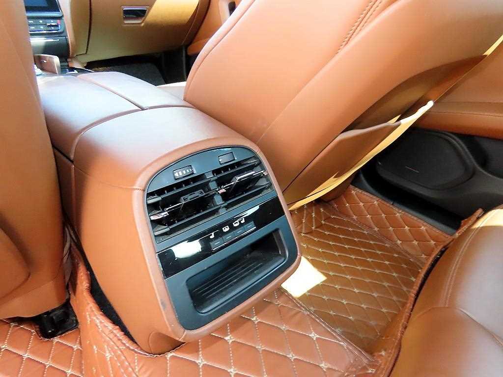 Maserati Quattroporte — photo 16