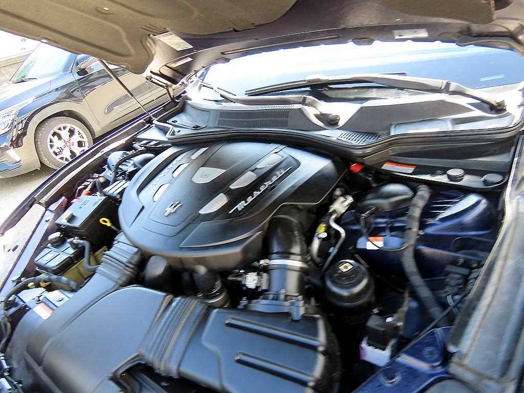 Maserati Quattroporte — photo 19
