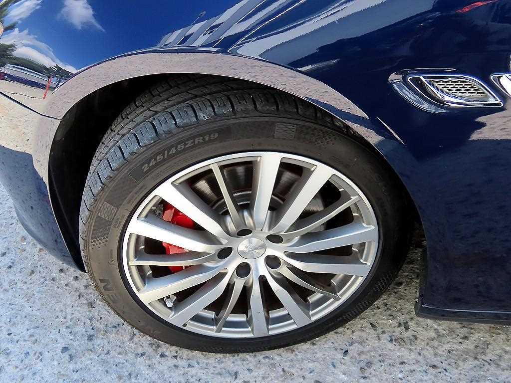 Maserati Quattroporte — photo 20