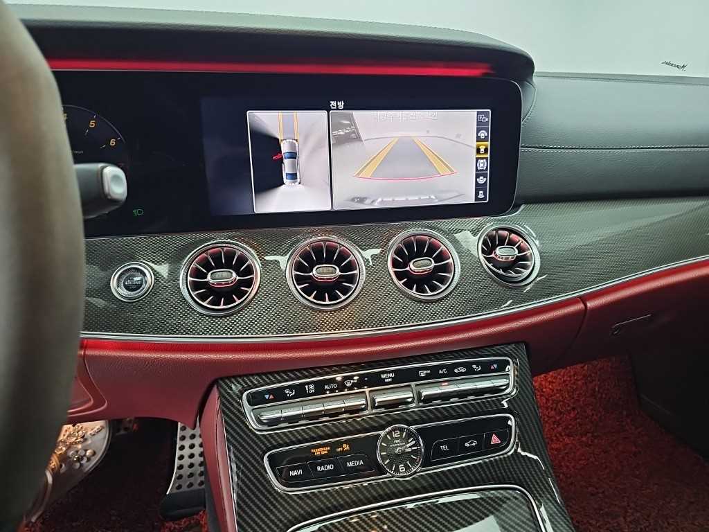 Mercedes-Benz CLS-Class — photo 10