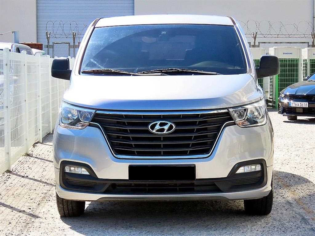 Hyundai Starex — photo 02