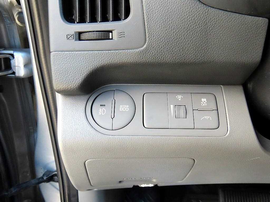 Hyundai Starex — photo 13