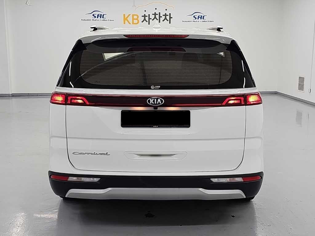Kia Carnival — photo 03