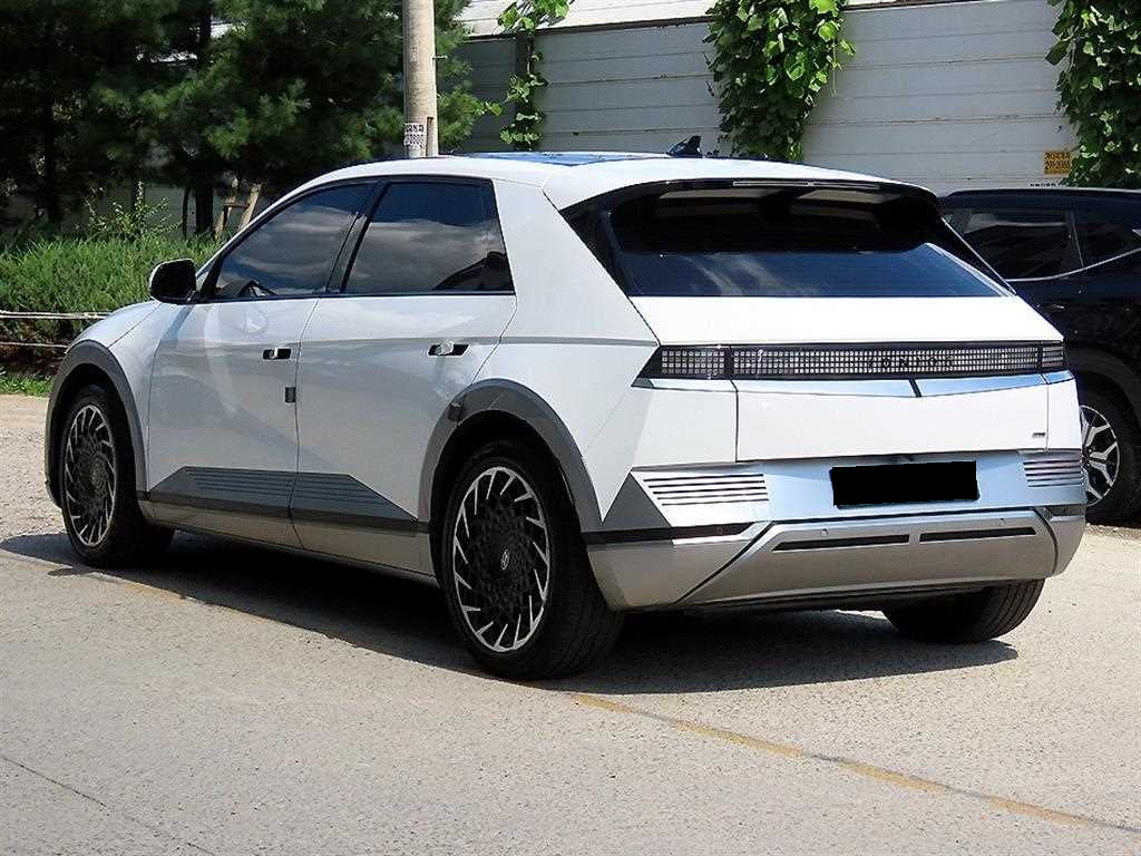 Hyundai Ioniq5 — photo 04
