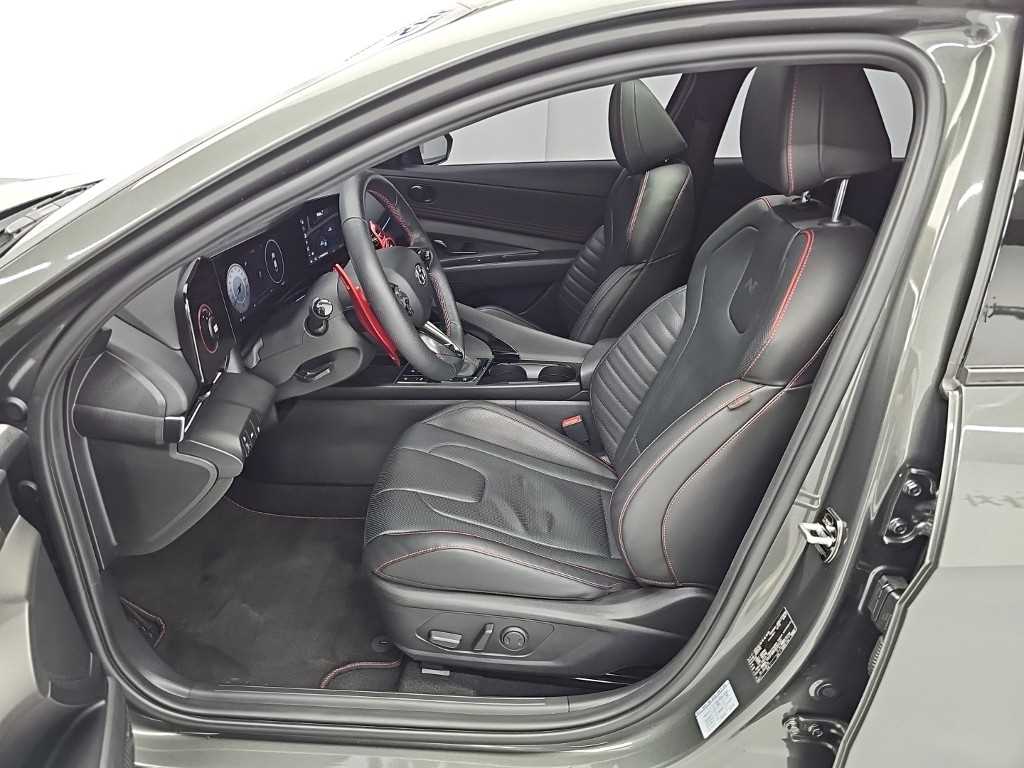 Hyundai Avante — photo 11