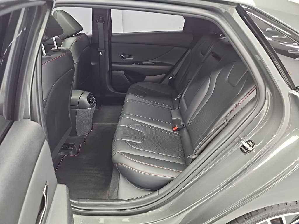 Hyundai Avante — photo 12