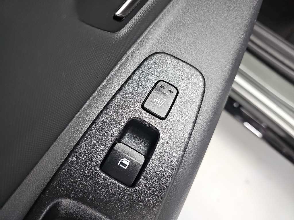 Hyundai Avante — photo 13