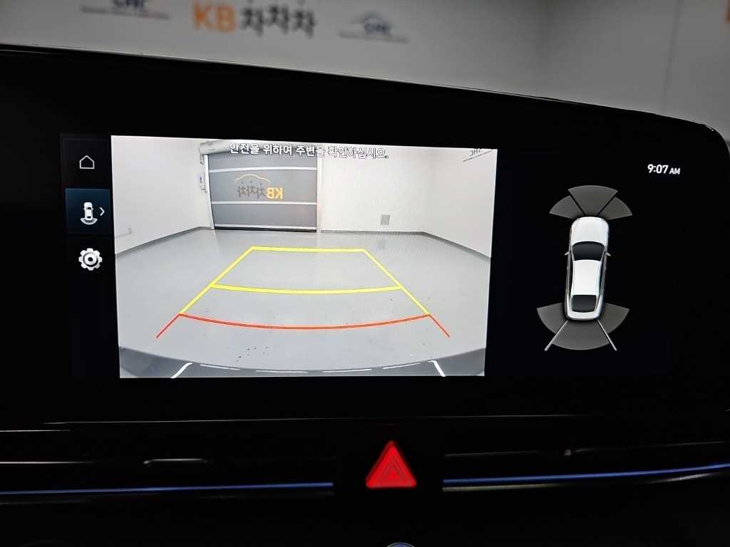 Hyundai Avante — photo 16