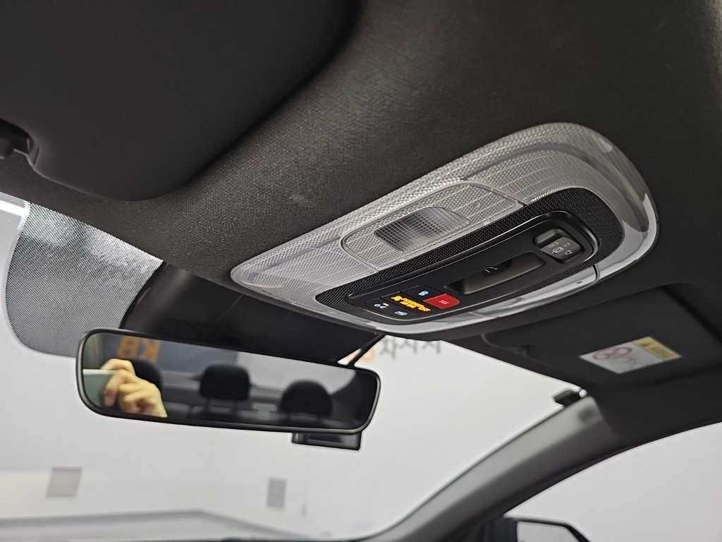 Hyundai Avante — photo 17