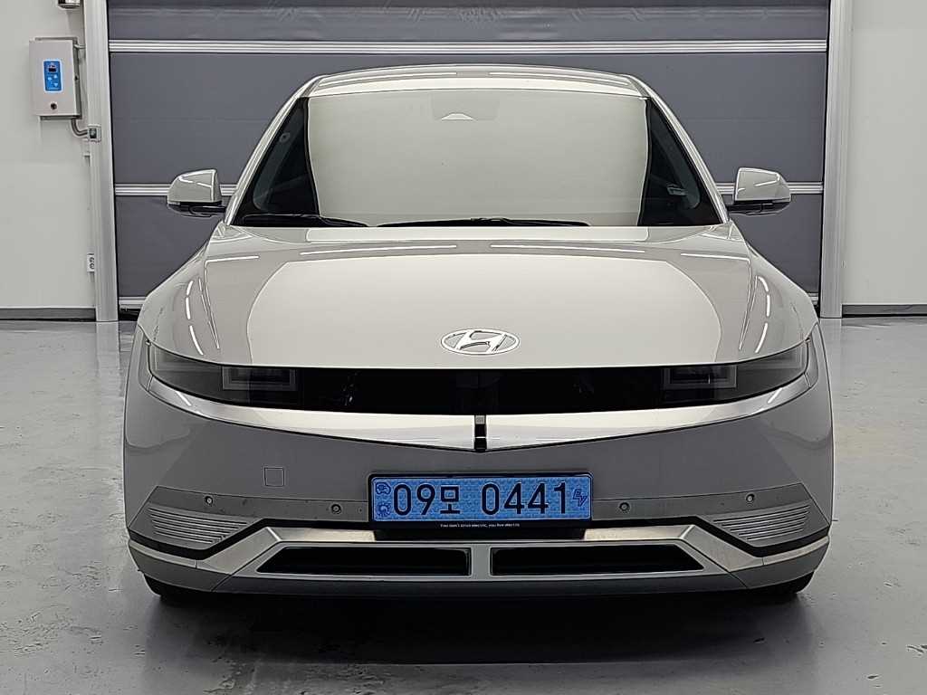 Hyundai Ioniq5 — photo 02