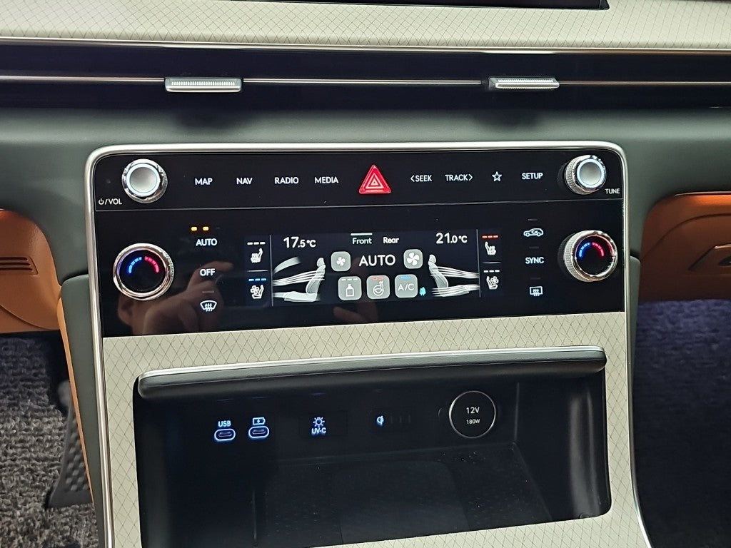Genesis GV80 — photo 10