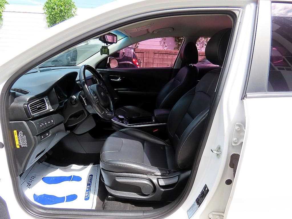 Kia Niro — photo 05