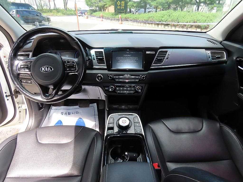 Kia Niro — photo 07