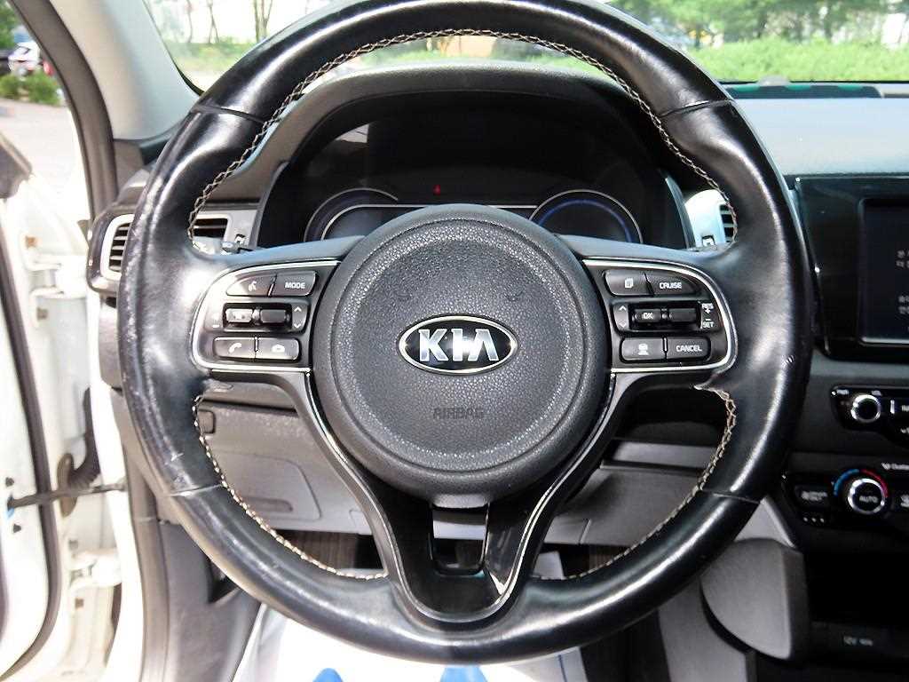 Kia Niro — photo 08