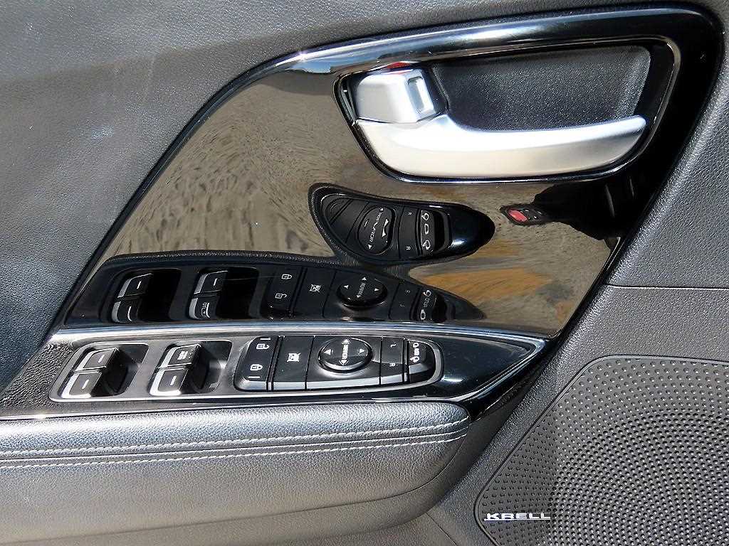 Kia Niro — photo 11