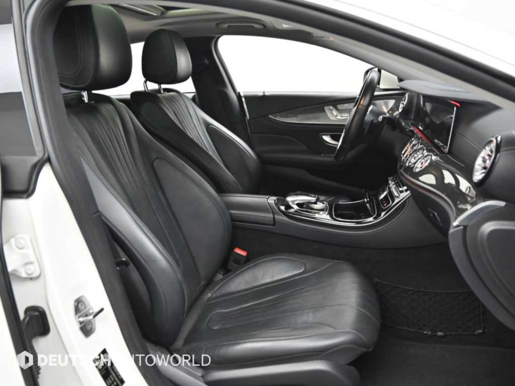 Mercedes-Benz CLS-Class — photo 10