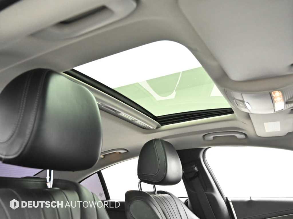Mercedes-Benz CLS-Class — photo 18