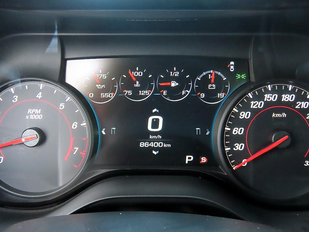CHEVROLET Camaro — photo 09