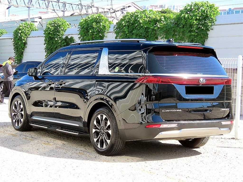 Kia Carnival — photo 03