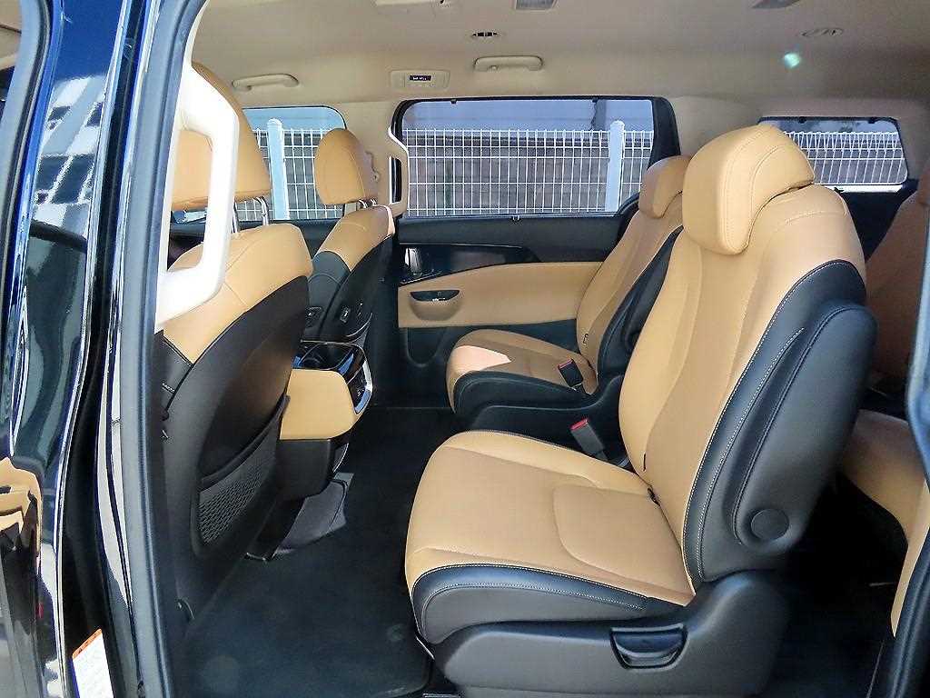 Kia Carnival — photo 06