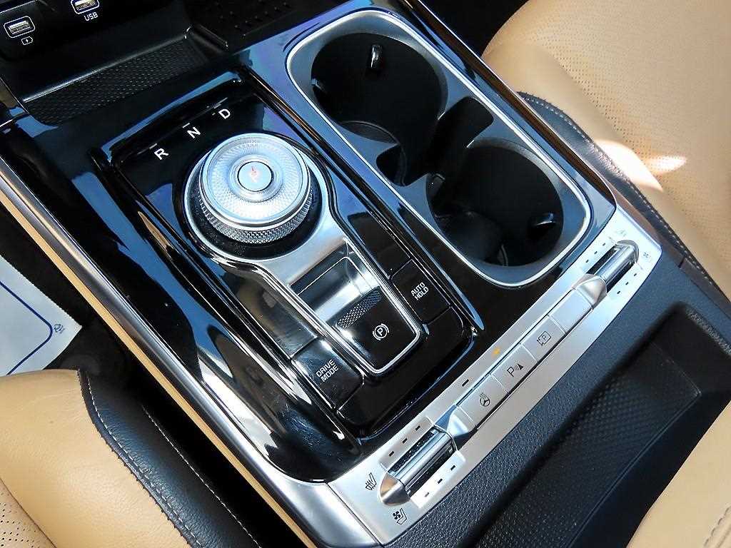Kia Carnival — photo 11