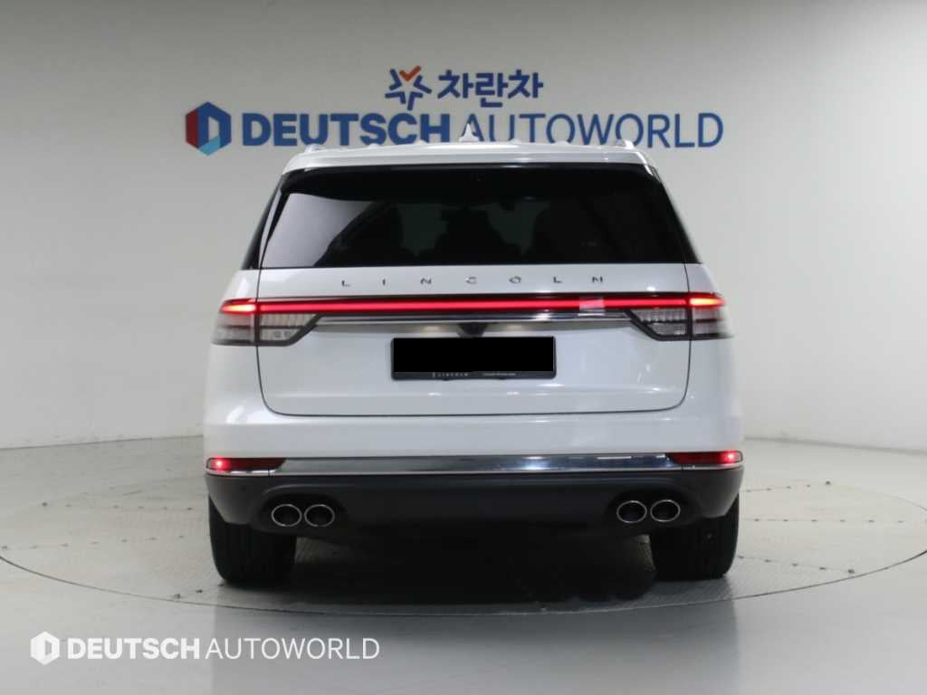 Lincoln Aviator — photo 04