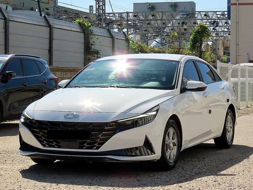 Hyundai Avante — photo 02