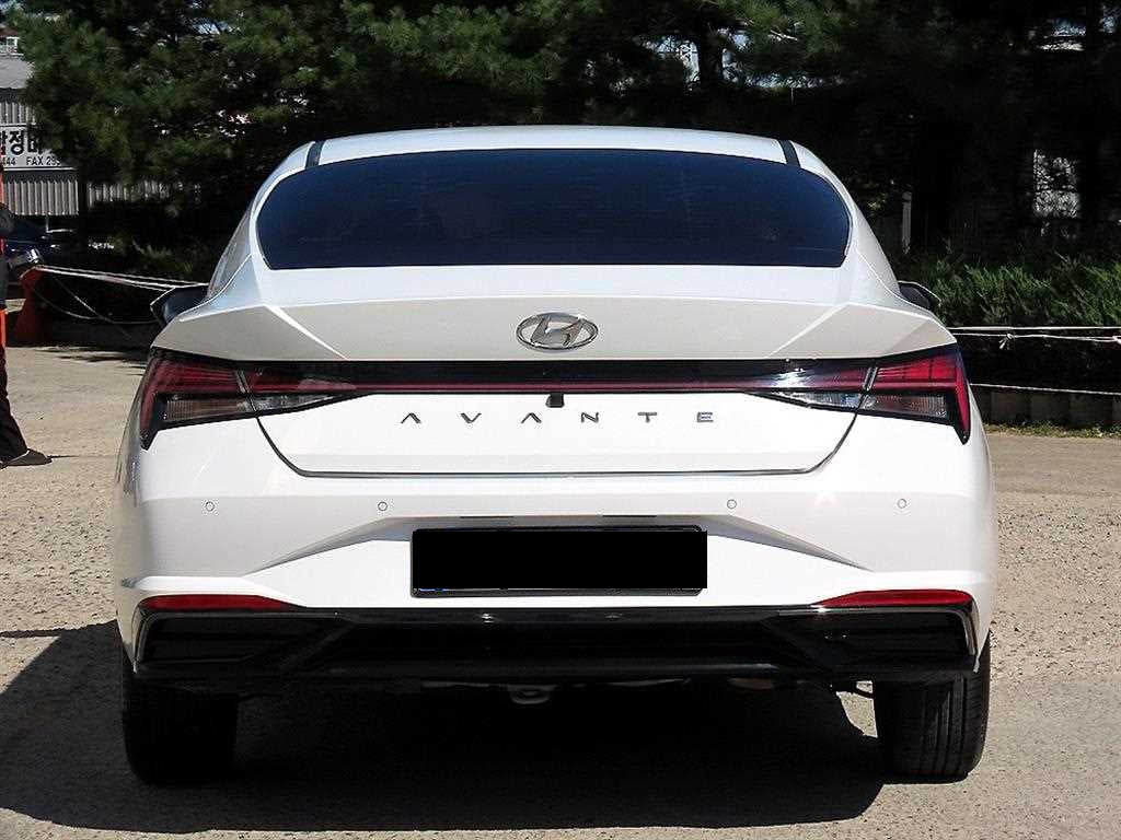 Hyundai Avante — photo 04