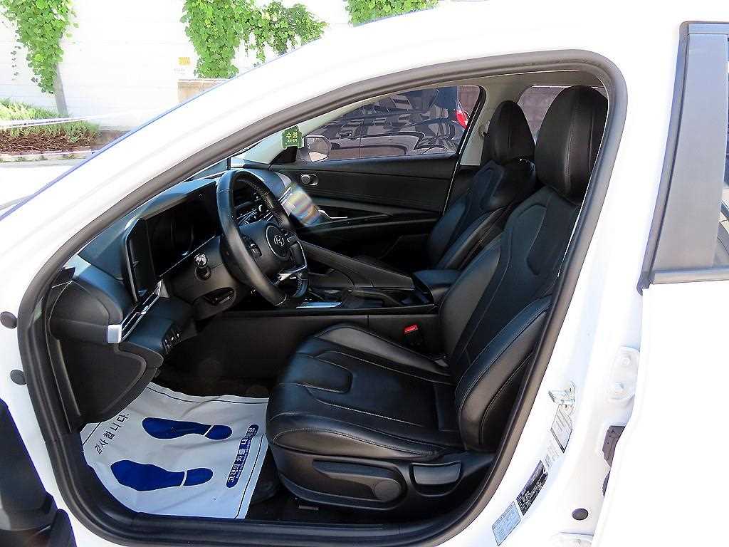Hyundai Avante — photo 05