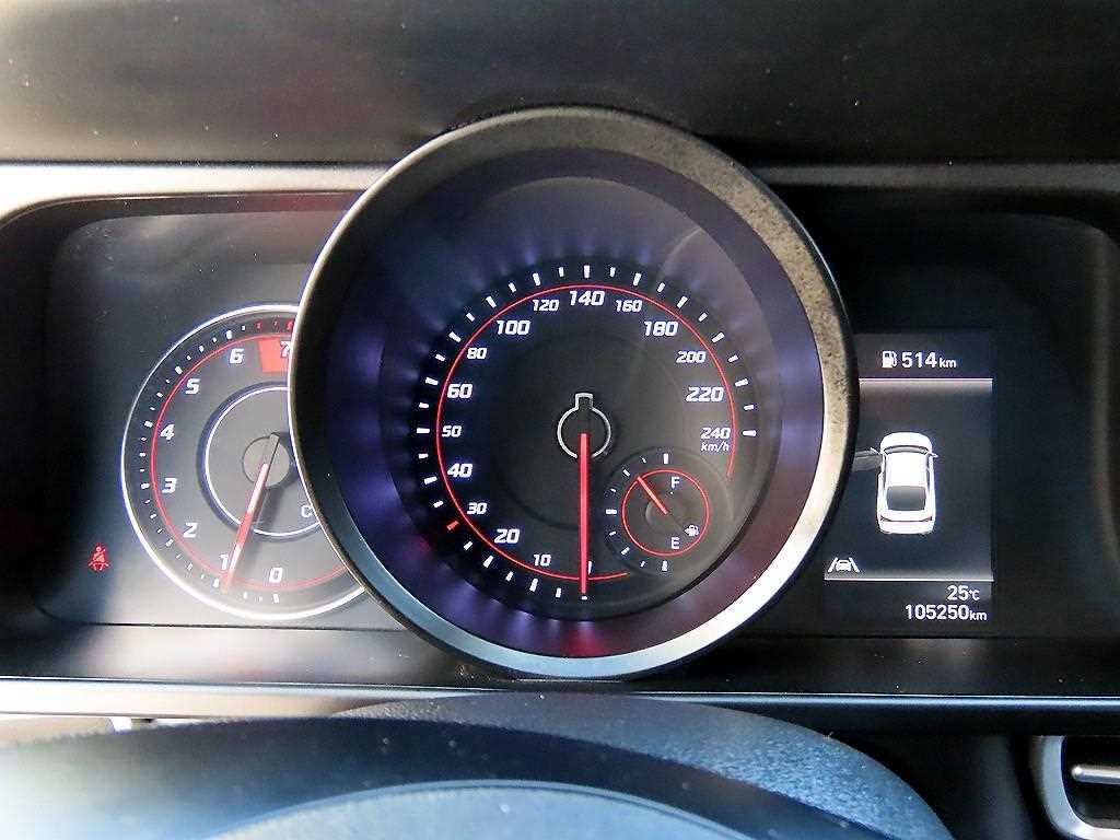 Hyundai Avante — photo 09