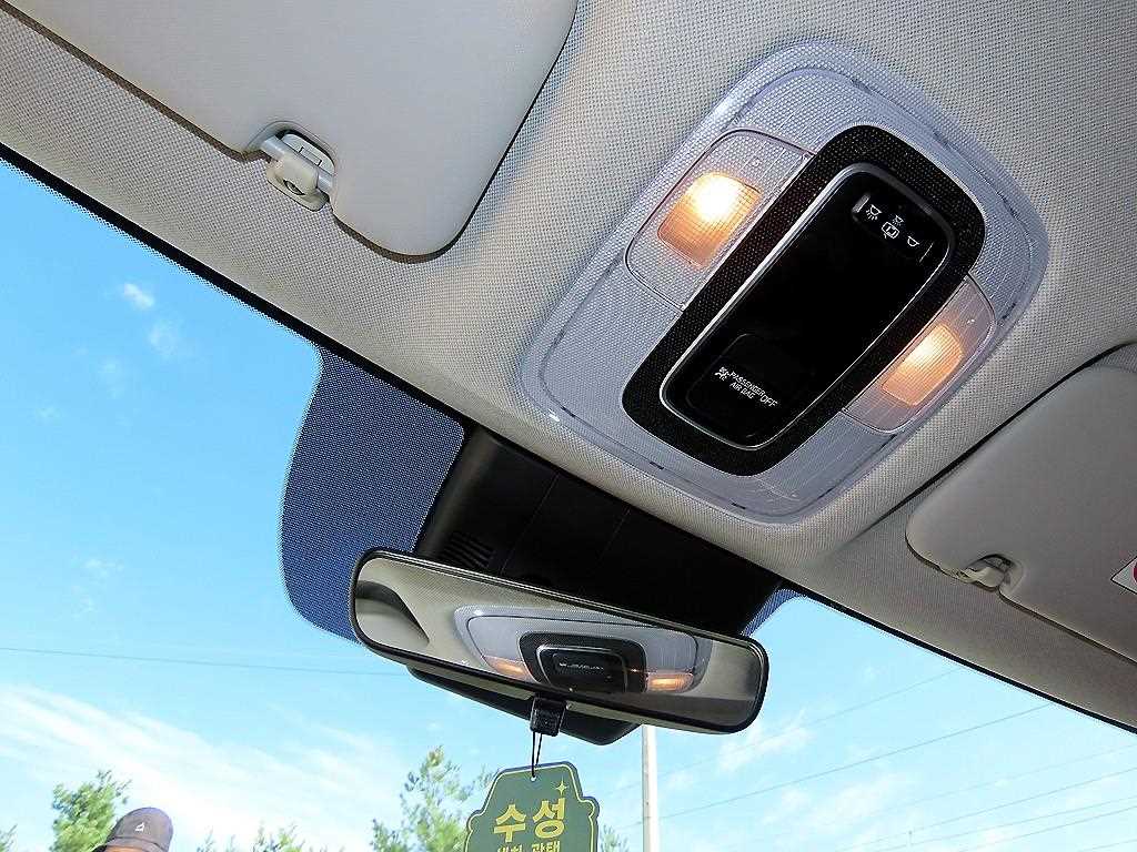 Hyundai Avante — photo 16