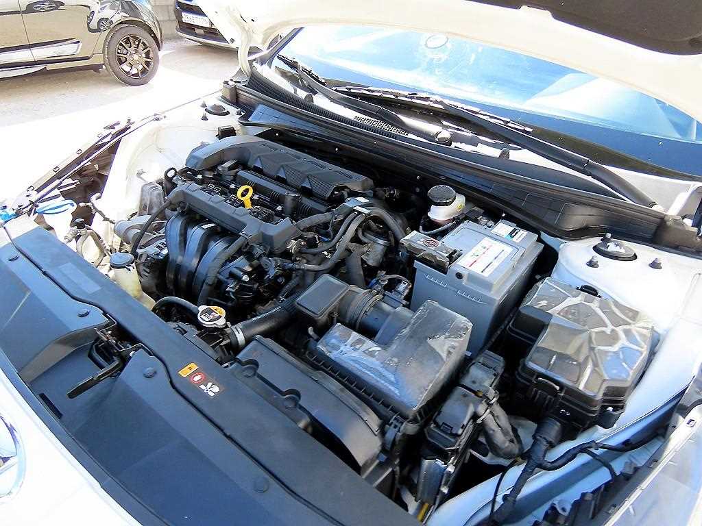 Hyundai Avante — photo 17