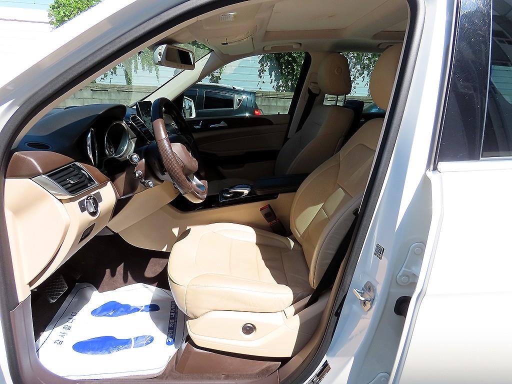 Mercedes-Benz GLE-Class — photo 05