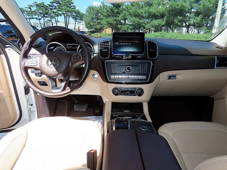 Mercedes-Benz GLE-Class — photo 07