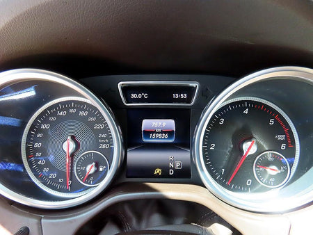 Mercedes-Benz GLE-Class — photo 09