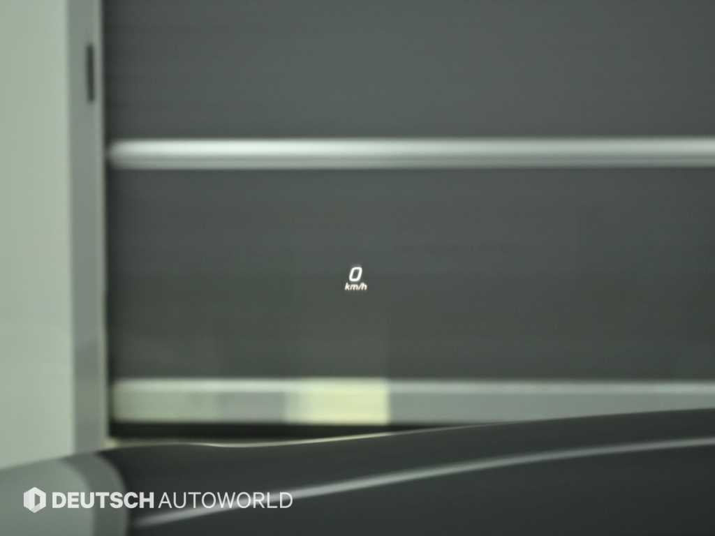 Mercedes-Benz S-Class — photo 17