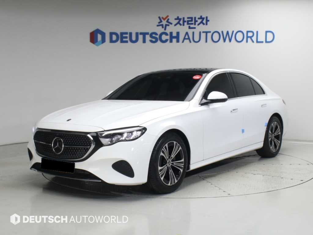 Mercedes-Benz E-Class — photo 01