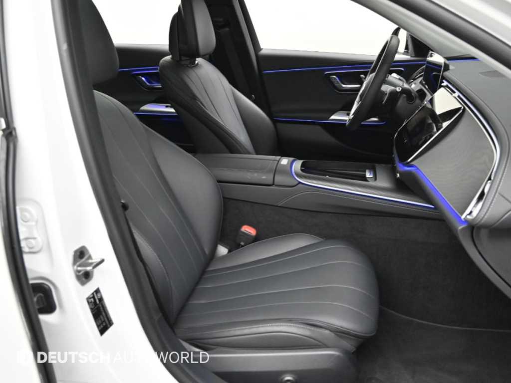 Mercedes-Benz E-Class — photo 10