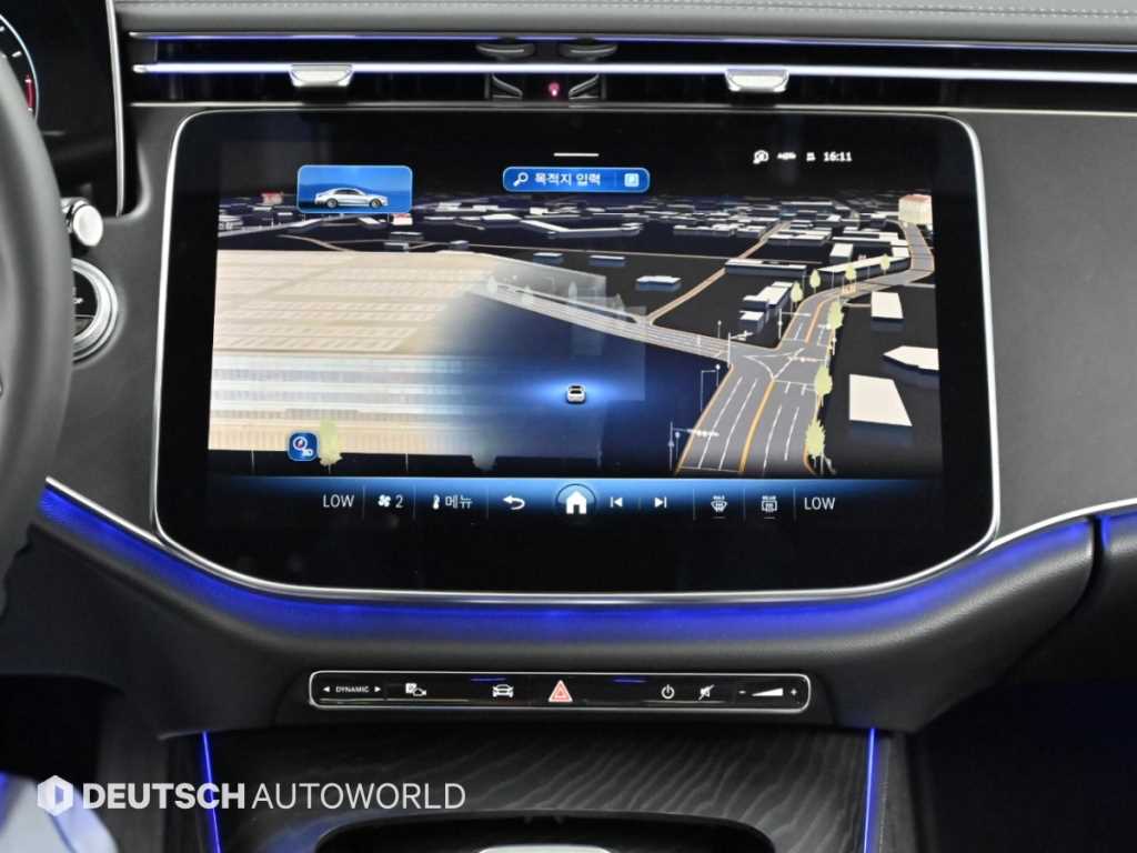 Mercedes-Benz E-Class — photo 14